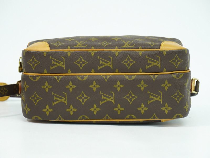 Louis Vuitton Nile  Canvas Shoulder Bag - Barde - Image 4