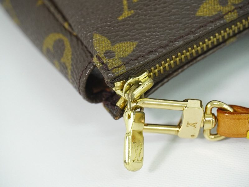 Louis Vuitton Pochette Accessoire  Canvas Clutch Bag - Barde - Image 5