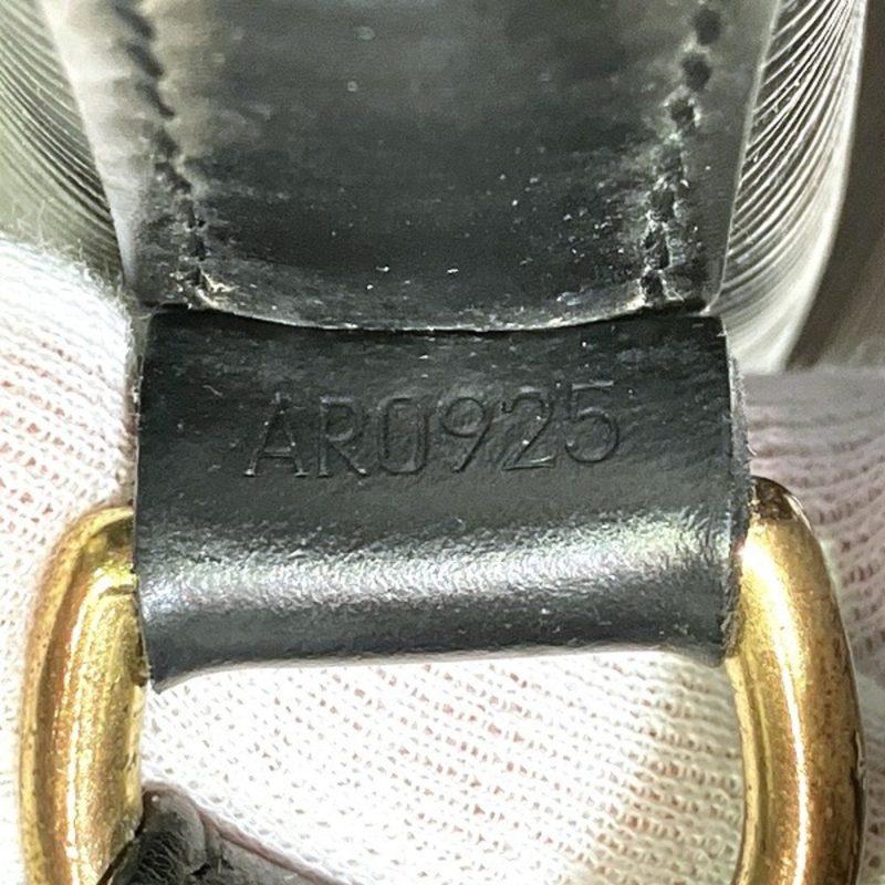 Louis Vuitton Petit Noé  Leather Shoulder Bag - Barde - Image 5
