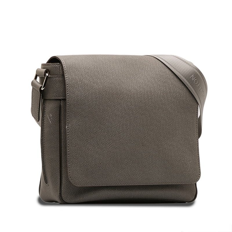 Louis Vuitton Taiga  Leather Shoulder Bag - Barde - Image 4