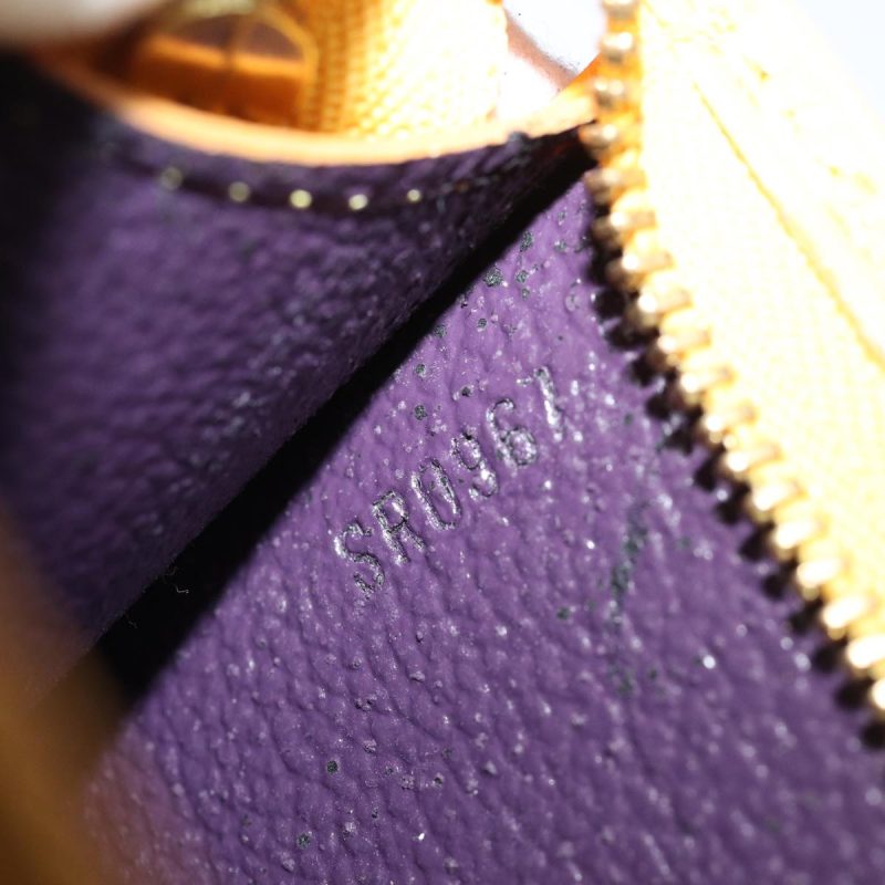 Louis Vuitton Pochette Voyage  Leather Clutch Bag - Barde - Image 6