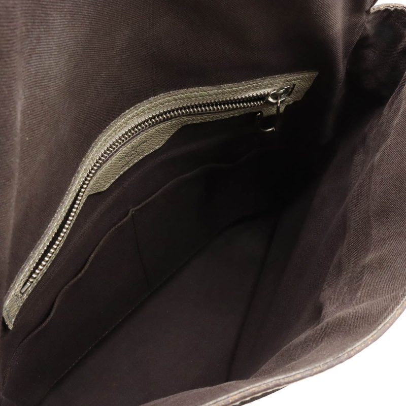 Louis Vuitton Taiga Leather Milo Messenger Bag M32633 - Barde - Image 6
