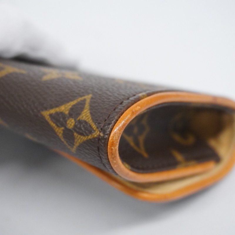 Louis Vuitton Pochette Twin  Canvas Clutch Bag - Barde - Image 4