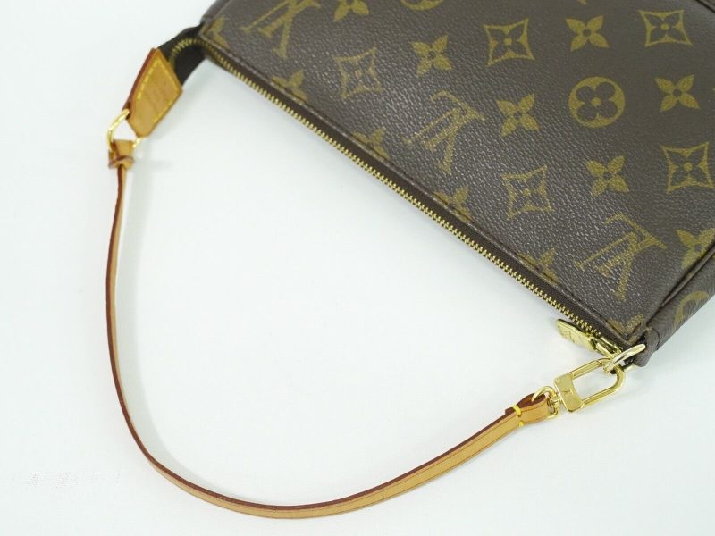 Louis Vuitton Pochette Accessoire  Canvas Clutch Bag - Barde - Image 3