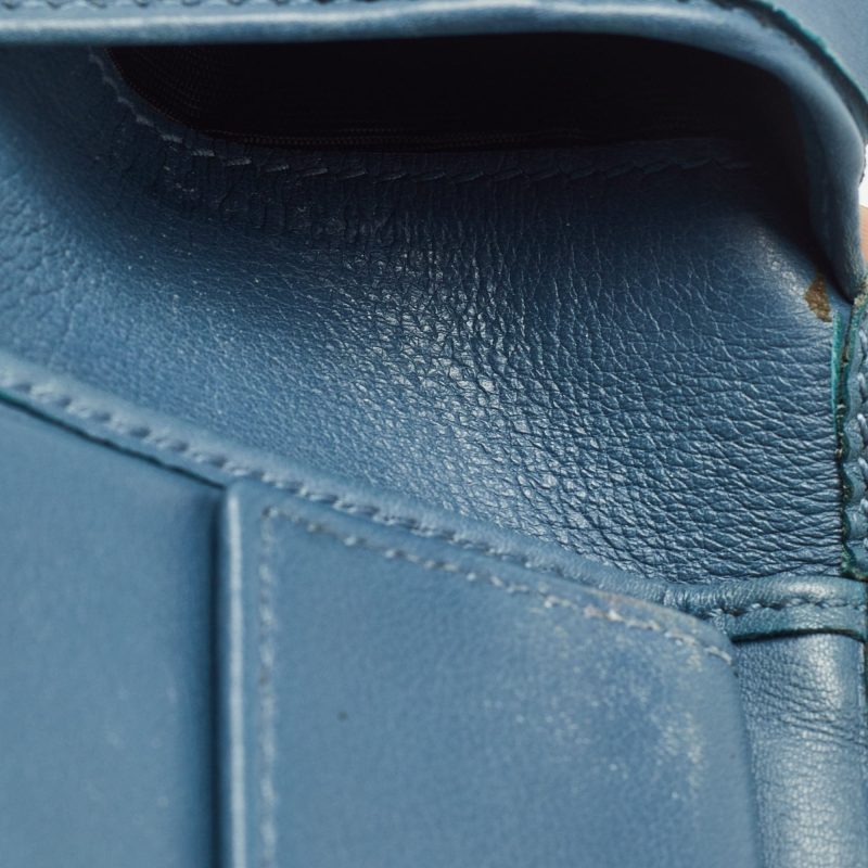 Gucci Blue Guccissima Leather Metal Bar Bifold Wallet - Barde - Image 5