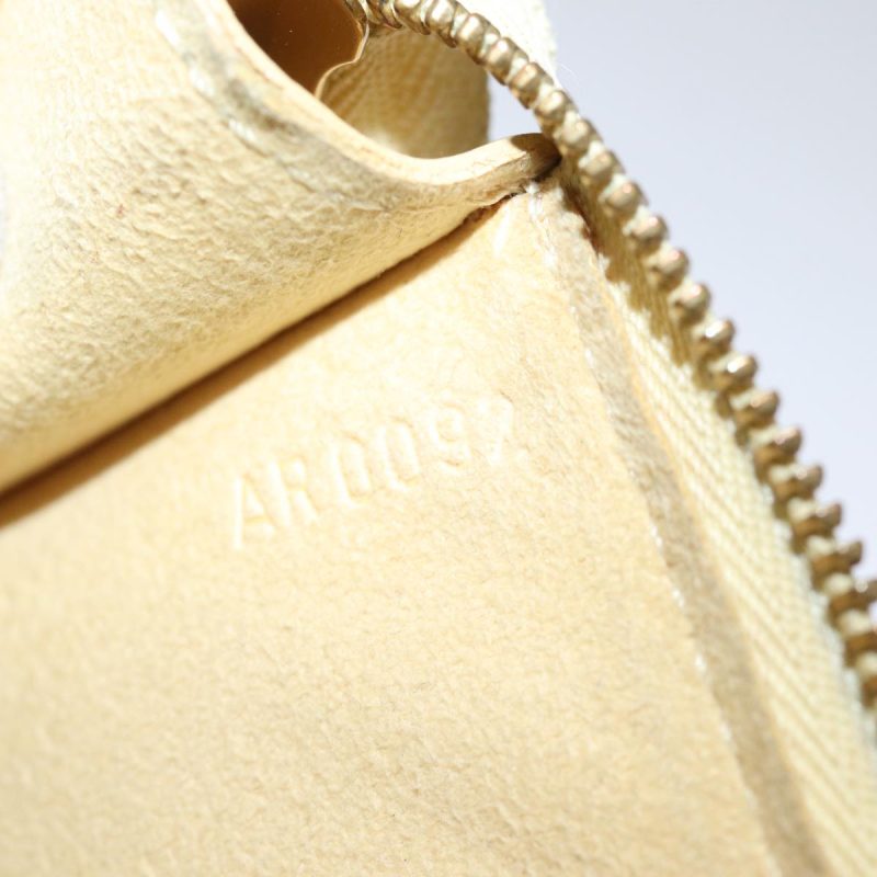 Louis Vuitton Pochette Accessoire  Leather Clutch Bag - Barde - Image 6
