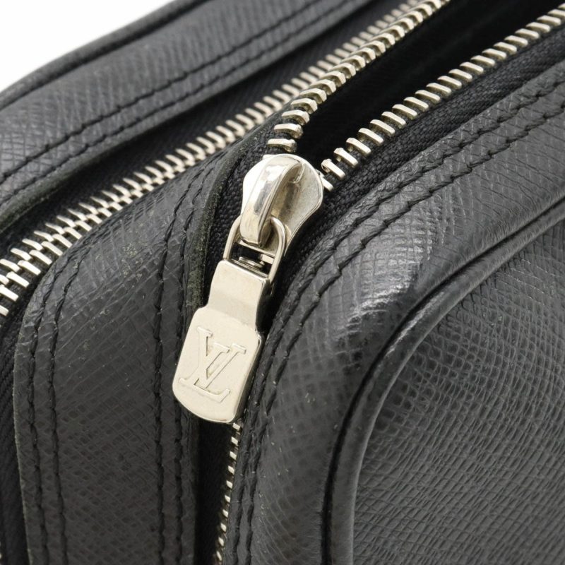 Louis Vuitton Pavel  Leather Clutch Bag - Barde - Image 4