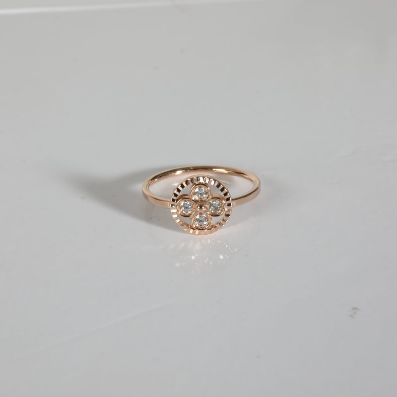 Louis Vuitton Sum Blossom Ring With Diamonds in 18KT Rose Gold 0.20 CTW - Barde - Image 6