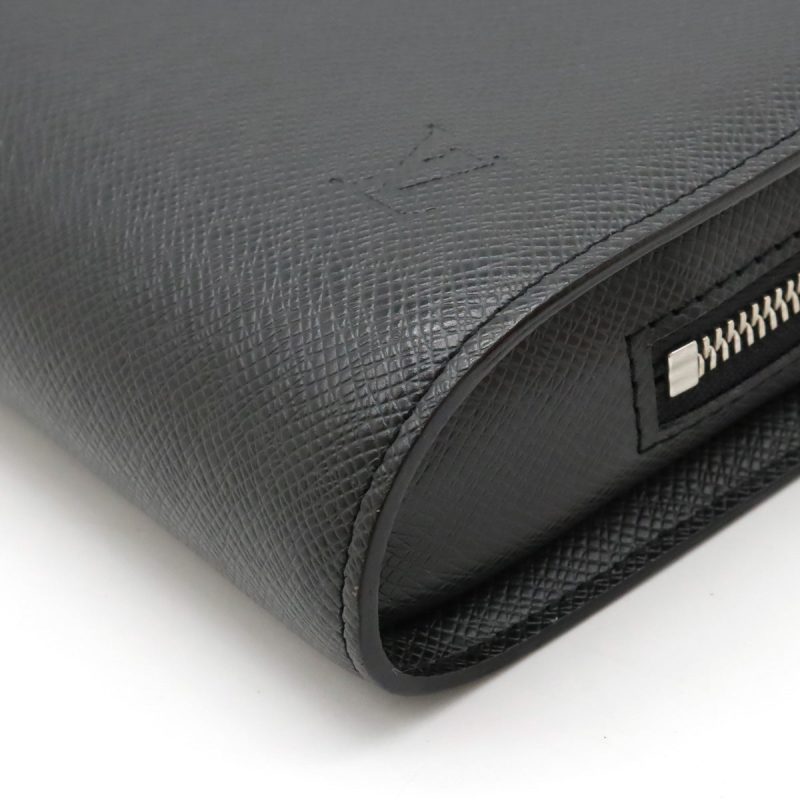 Louis Vuitton Taiga Baikal Clutch Bag Black - Barde - Image 3