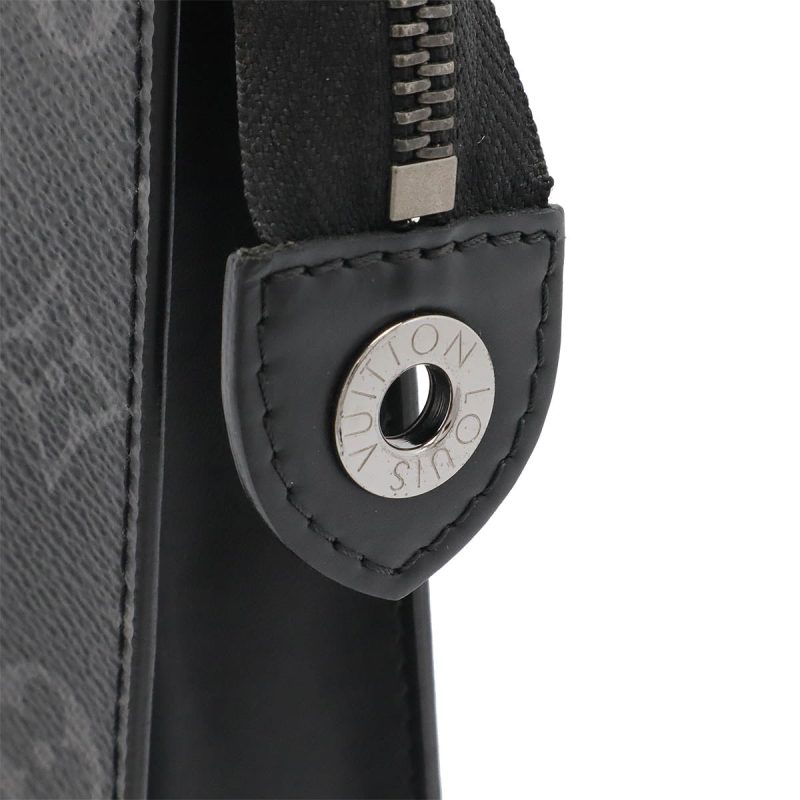 Louis Vuitton Monogram Eclipse Pochette Voyage MM Clutch - Barde - Image 5
