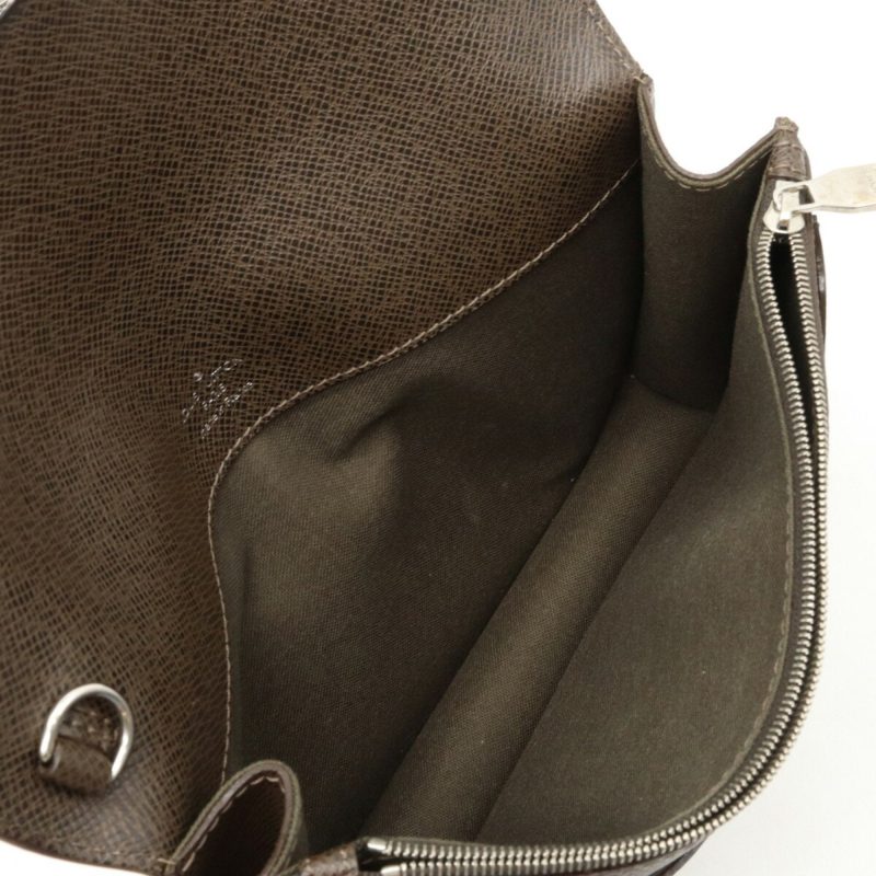 Louis Vuitton Selenga  Leather Clutch Bag - Barde - Image 3