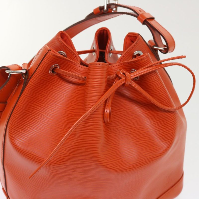 Louis Vuitton Petit Noé  Leather Shoulder Bag - Barde - Image 4