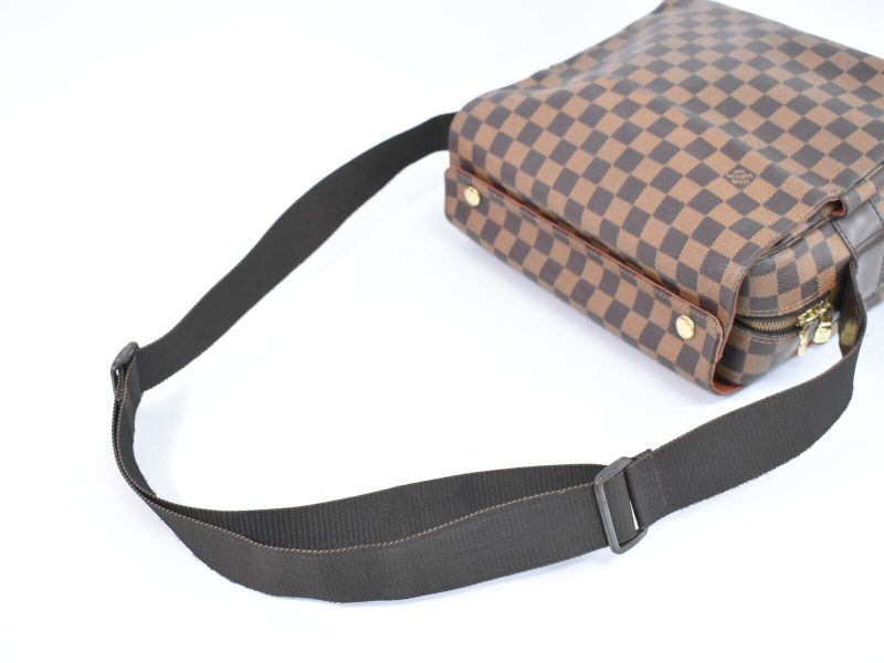 Louis Vuitton Naviglio  Canvas Shoulder Bag - Barde - Image 4