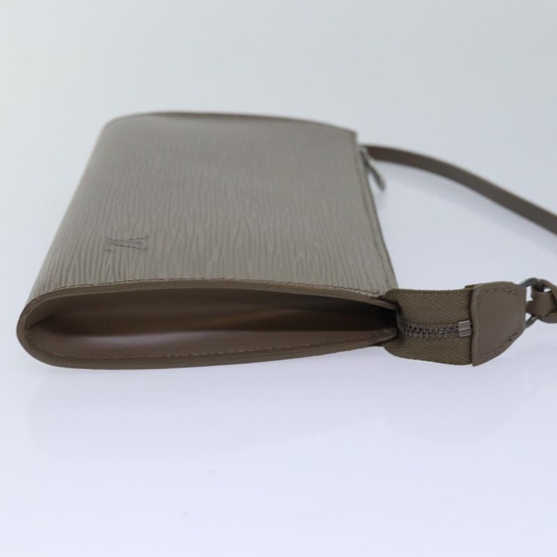 Louis Vuitton Pochette Accessoire  Leather Clutch Bag - Barde - Image 4