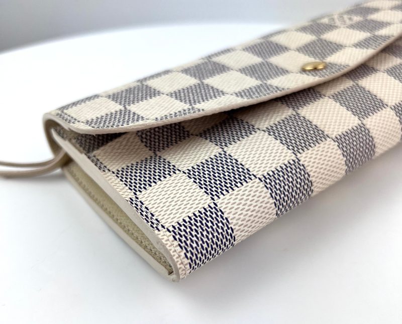 Louis Vuitton Emilie Azur Wallet. - Barde - Image 7