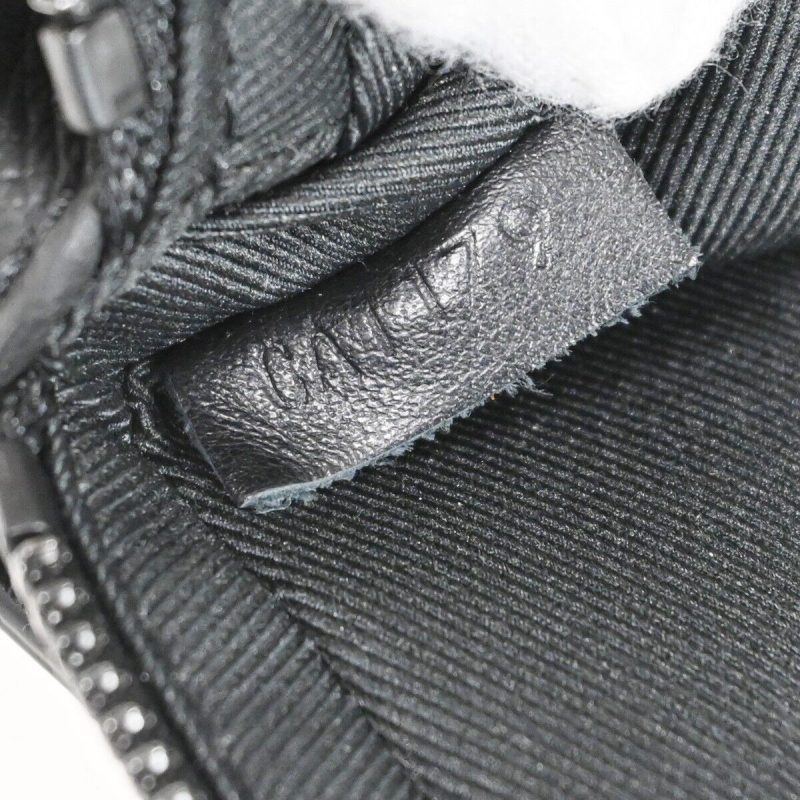Louis Vuitton Taiga  Leather Shoulder Bag - Barde - Image 6