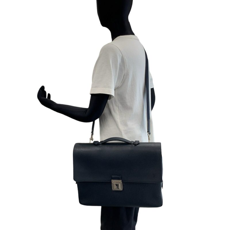 Louis Vuitton Taiga Vasily PM Shoulder Bag - Barde - Image 7