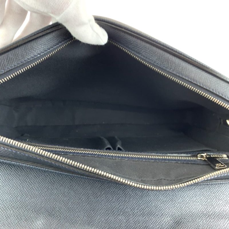 Louis Vuitton Taiga Vasily PM Shoulder Bag - Barde - Image 9