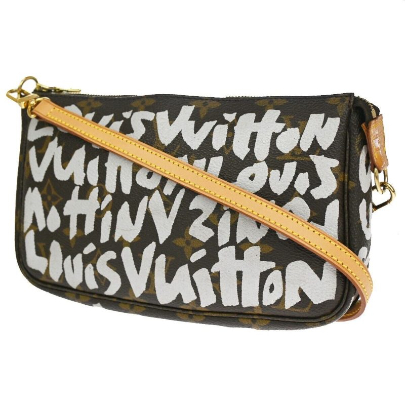 Louis Vuitton Pochette Accessoires  Leather Clutch Bag - Barde
