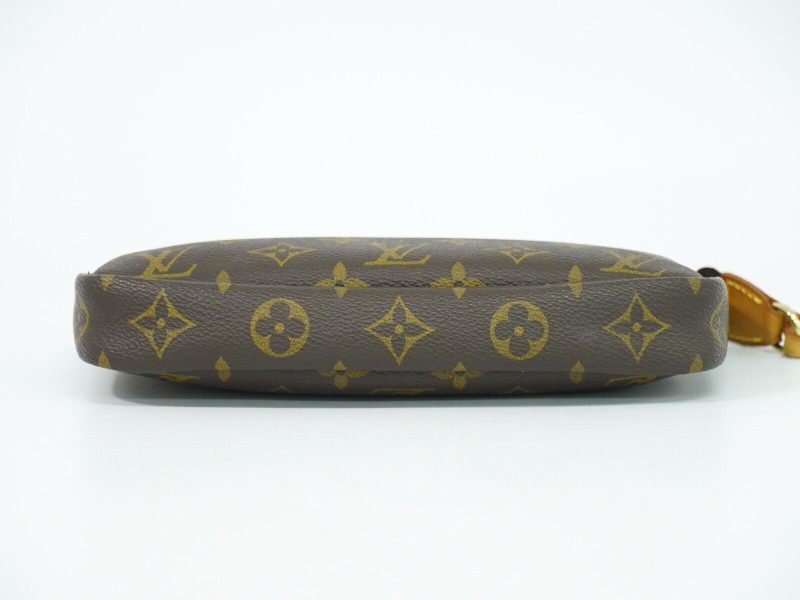 Louis Vuitton Pochette Accessoire  Canvas Clutch Bag - Barde - Image 4