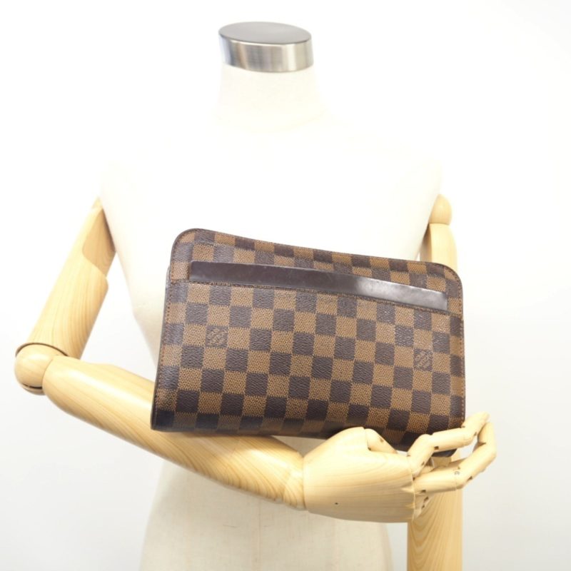 Louis Vuitton Saint Louis  Leather Clutch Bag - Barde - Image 6