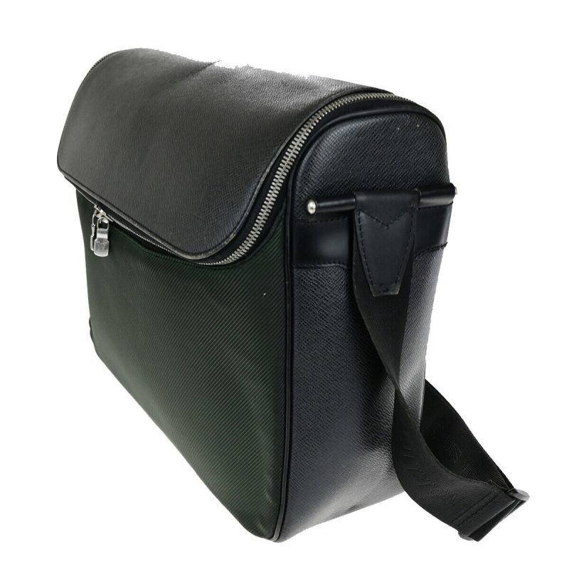 Louis Vuitton Taiga  Synthetic Shoulder Bag - Barde - Image 3