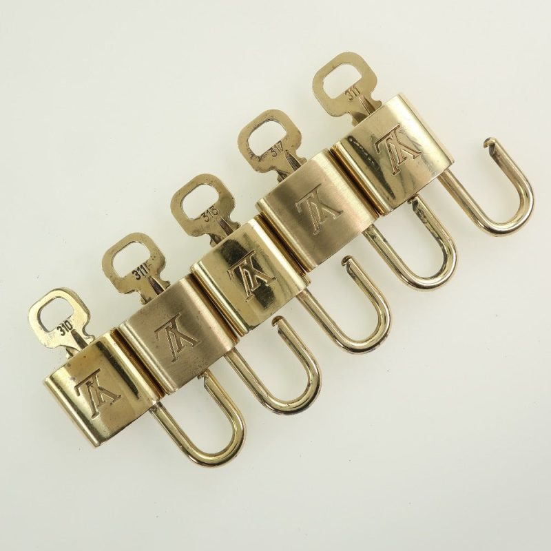 Louis Vuitton Brass Padlock & Key Set - Barde - Image 7
