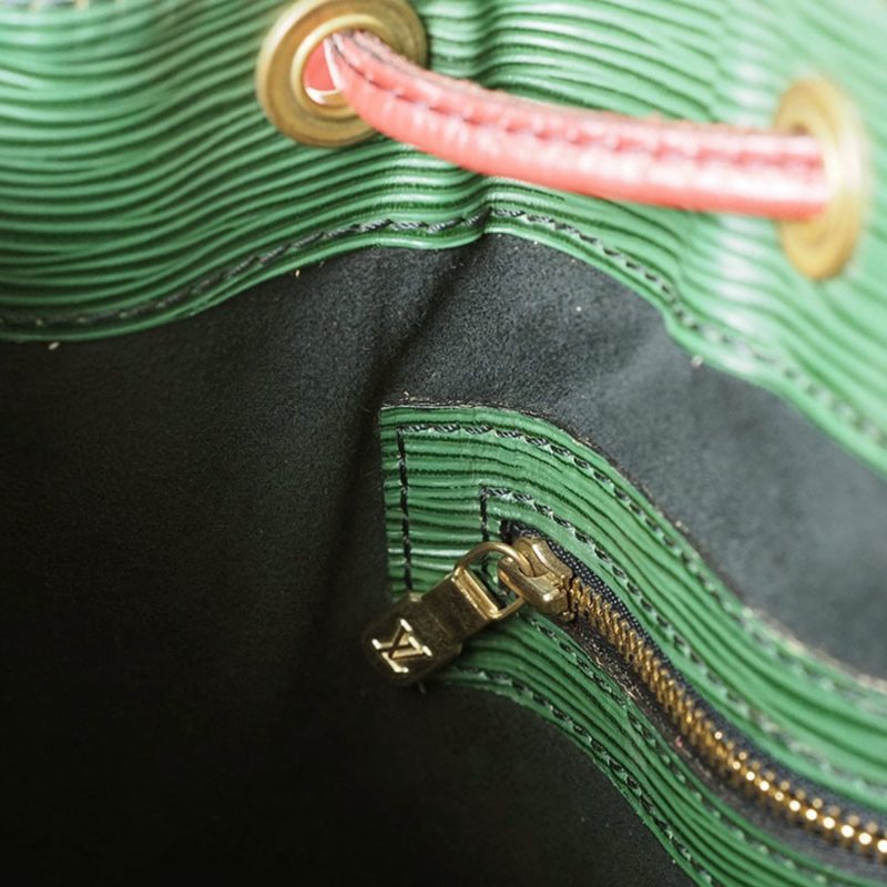 Louis Vuitton Petit Noé  Leather Shoulder Bag - Barde - Image 5