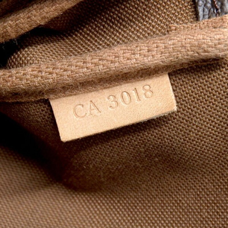 Louis Vuitton Pochette Accessoire  Canvas Clutch Bag - Barde - Image 5