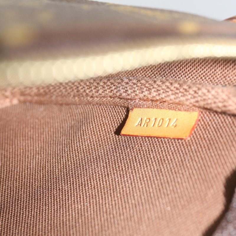 Louis Vuitton Pochette Accessoire  Canvas Clutch Bag - Barde - Image 6