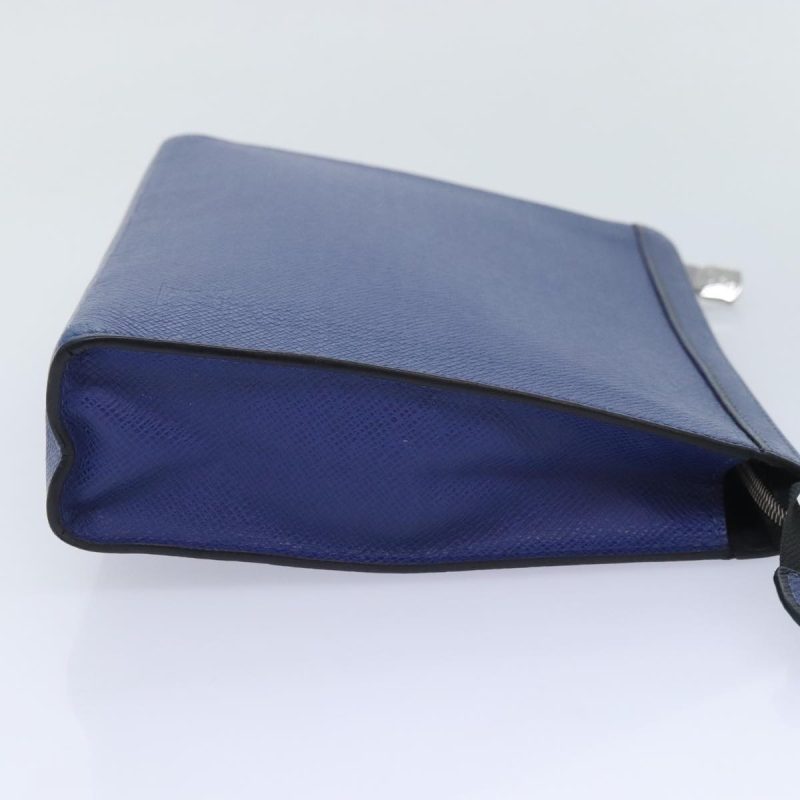 Louis Vuitton Pochette Voyage  Leather Clutch Bag - Barde - Image 3