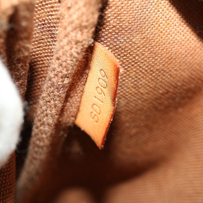 Louis Vuitton Pochette Accessoire  Canvas Clutch Bag - Barde - Image 6