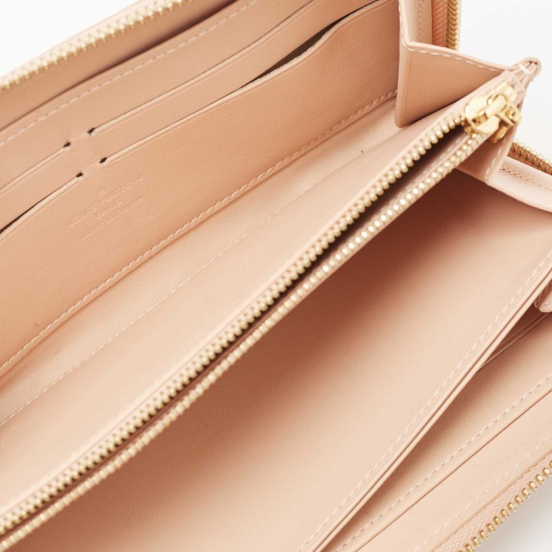 Louis Vuitton Noisette Monogram Vernis Zippy Wallet.. - Barde - Image 3