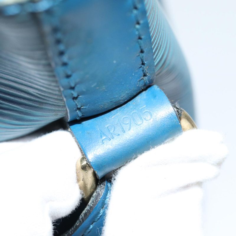 Louis Vuitton Petit Noé  Leather Shoulder Bag - Barde - Image 6