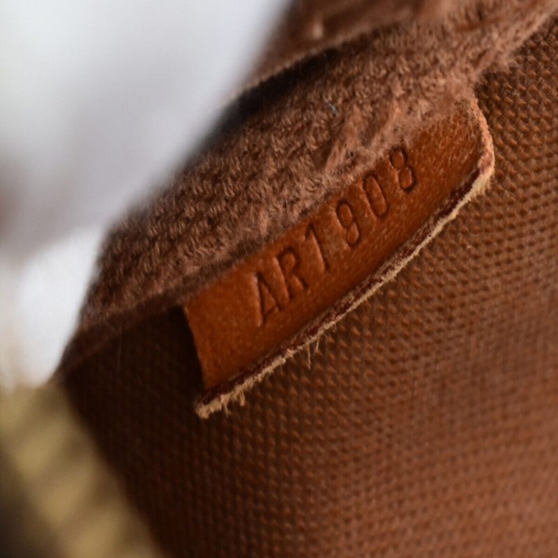 Louis Vuitton Pochette Accessoires  Canvas Clutch Bag - Barde - Image 6
