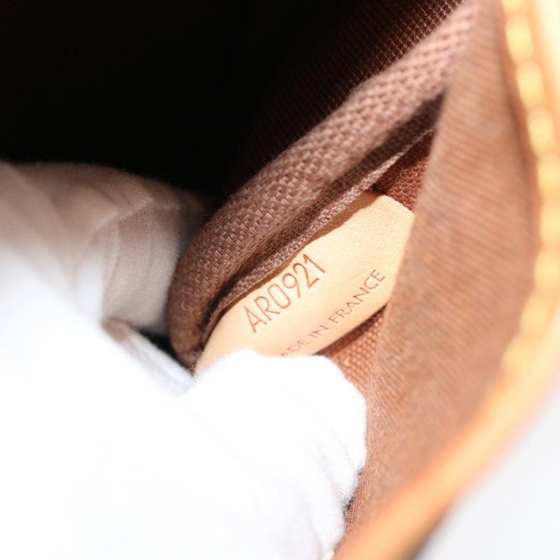 Louis Vuitton Saumur  Canvas Shoulder Bag - Barde - Image 6