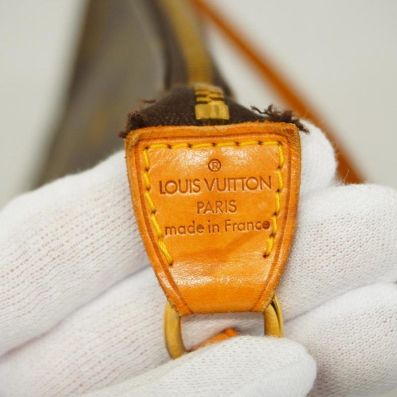 Louis Vuitton Pochette Accessoire  Canvas Clutch Bag - Barde - Image 6