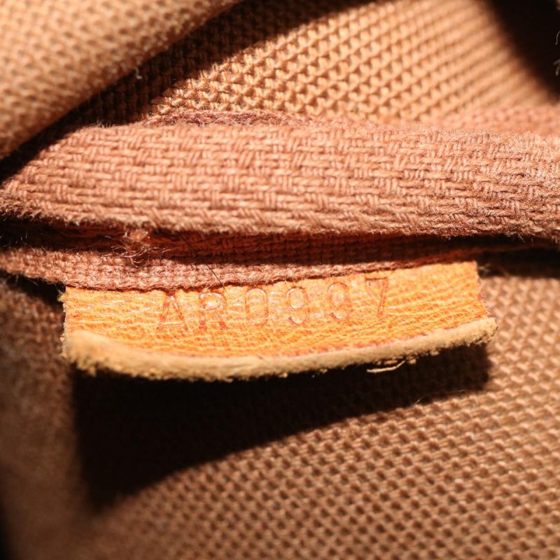 Louis Vuitton Pochette Accessoire  Canvas Clutch Bag - Barde - Image 6