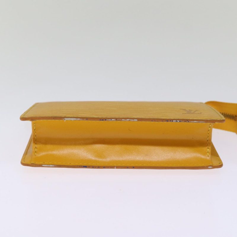 Louis Vuitton Pochette Voyage  Leather Clutch Bag - Barde - Image 3