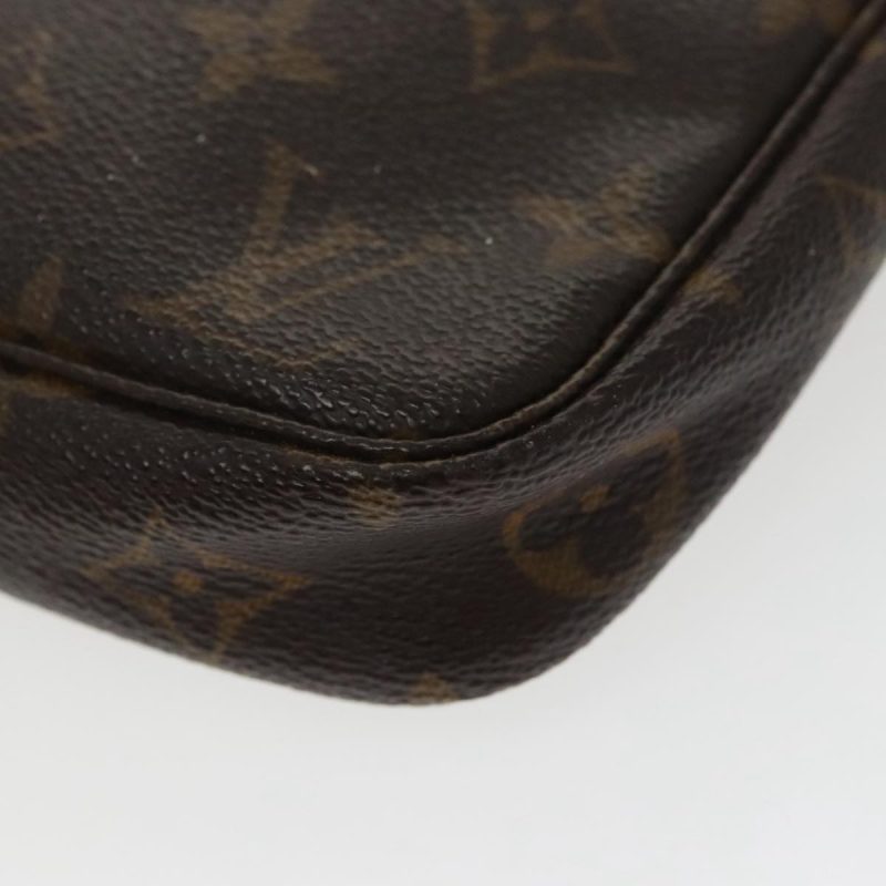 Louis Vuitton Pochette Accessoire  Canvas Clutch Bag - Barde - Image 6