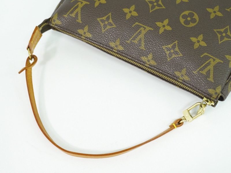 Louis Vuitton Pochette Accessoire  Canvas Clutch Bag - Barde - Image 3