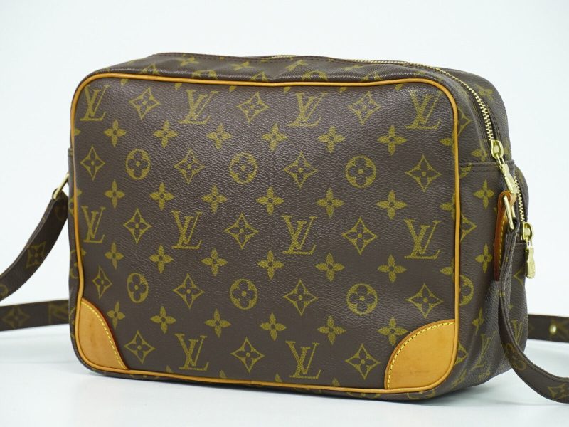 Louis Vuitton Nile  Canvas Shoulder Bag - Barde - Image 2