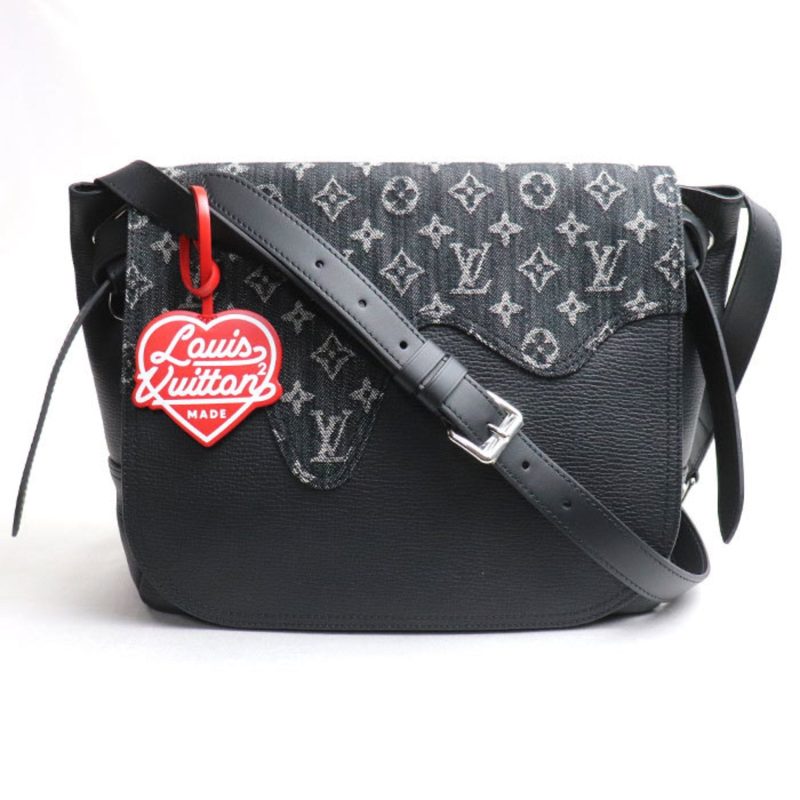 Louis Vuitton Tokyo Besace  Leather Shopper Bag - Barde