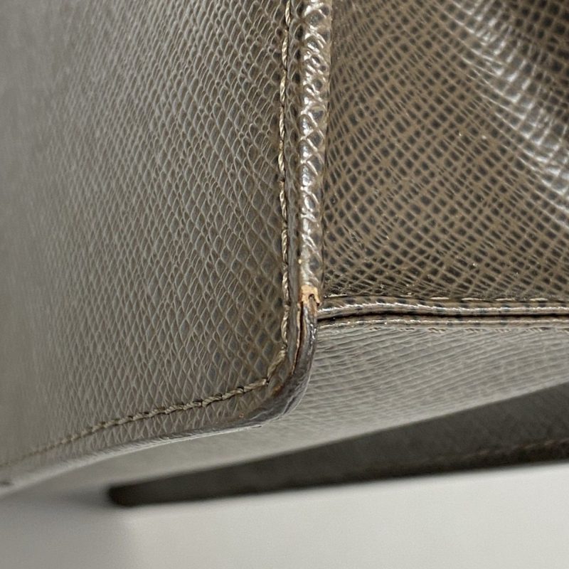 Louis Vuitton Selenga  Leather Clutch Bag - Barde - Image 5