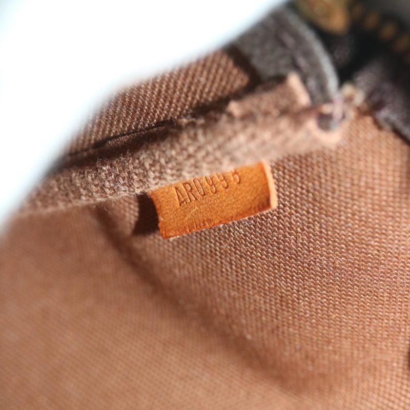 Louis Vuitton Pochette Accessoire  Canvas Clutch Bag - Barde - Image 6