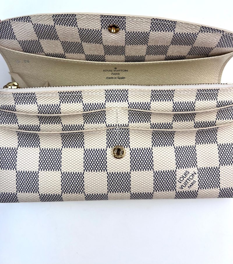 Louis Vuitton Emilie Azur Wallet. - Barde - Image 4