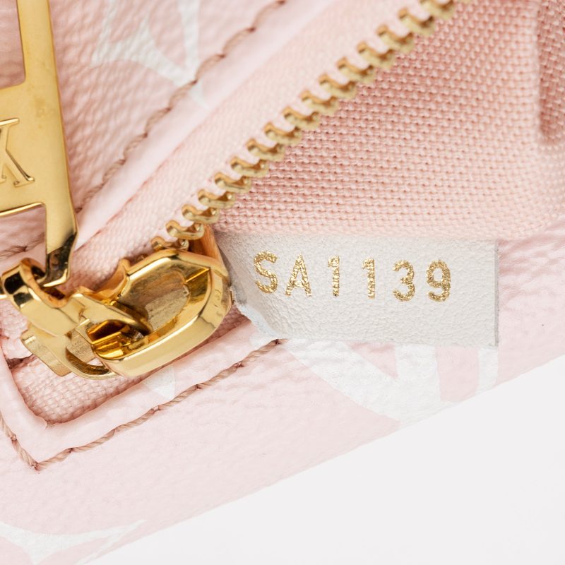 Louis Vuitton Giant Monogram Canvas Bumbag (SHF-22487) - Barde - Image 6