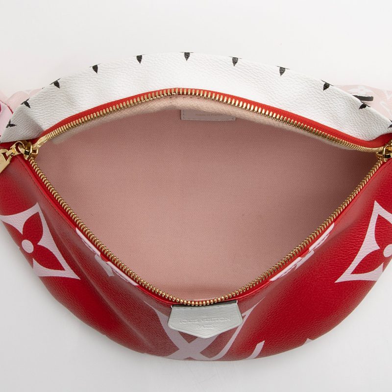 Louis Vuitton Giant Monogram Canvas Bumbag (SHF-22487) - Barde - Image 7