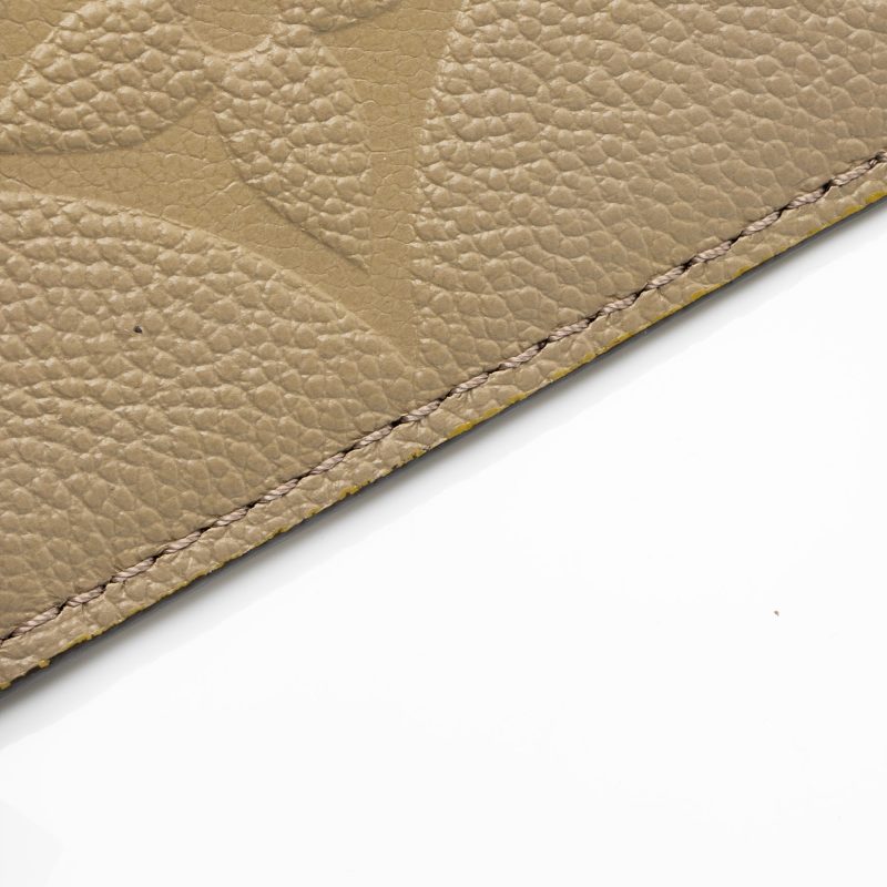 Louis Vuitton Giant Monogram Empreinte Neverfull MM Pochette (SHF-23151) - Barde - Image 7