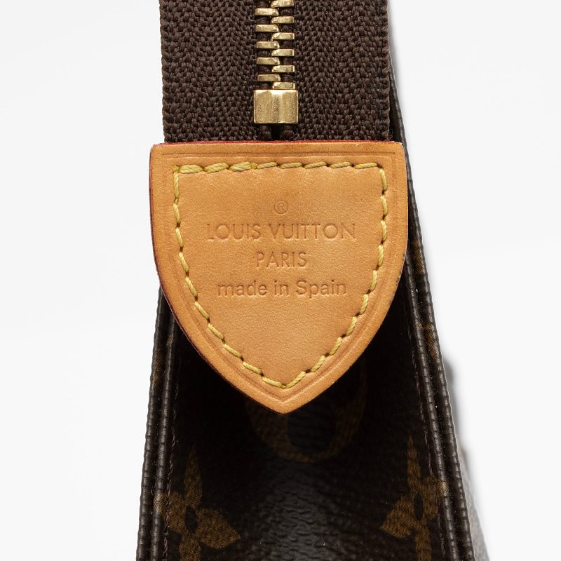 Louis Vuitton Monogram Canvas Toiletry Pouch 26 (SHF-23148) - Barde - Image 6